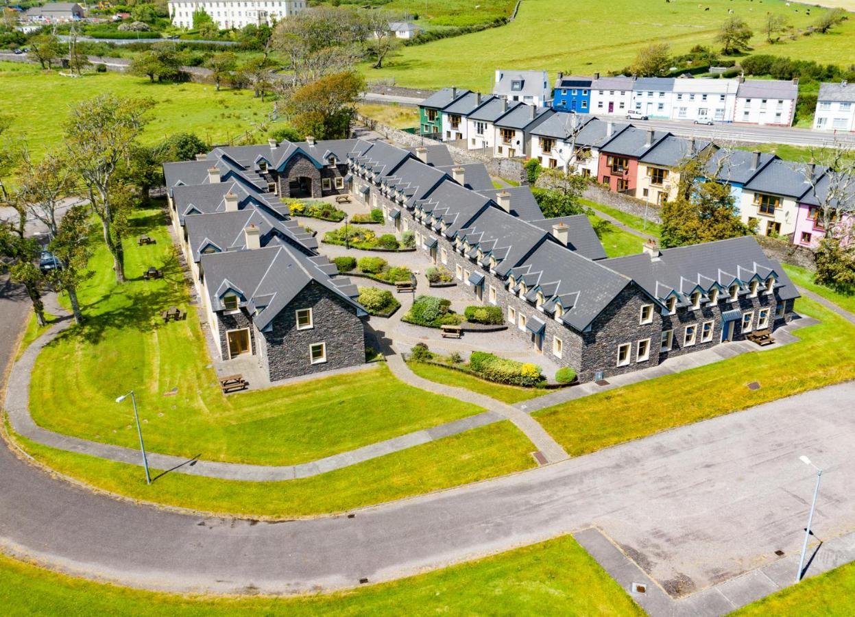 Dingle Courtyard Holiday Homes 3 Bed Exterior foto